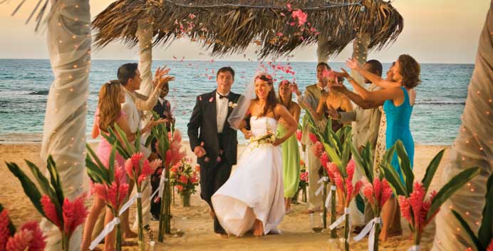 Breezes Resort & Spa- The romantic_wedding